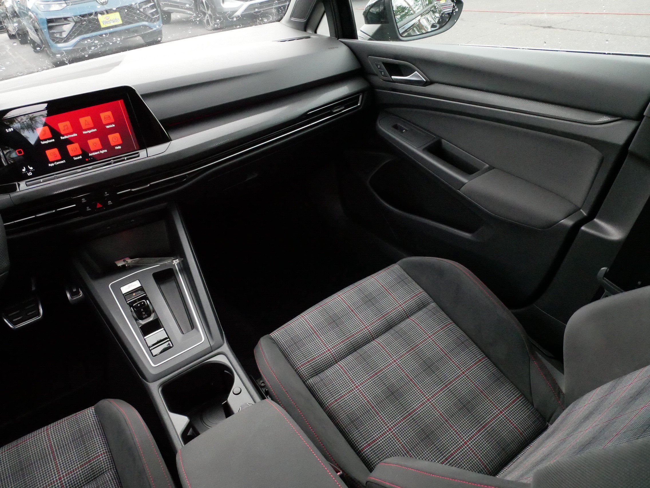 Certified 2022 Volkswagen GTI SE FWD image 11