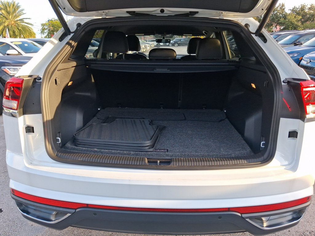 Used 2023 Volkswagen Atlas Cross Sport SE FWD image 14