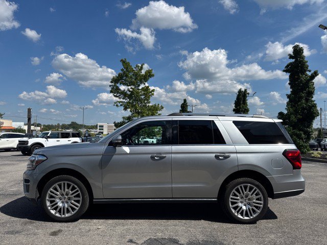 Used 2024 Ford Expedition Limited AWD/4WD image 17