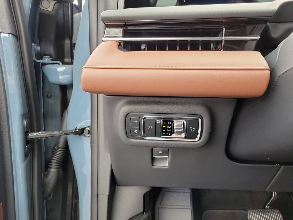 New 2026 Lincoln Nautilus Reserve w/ Jet Appearance Package image 23