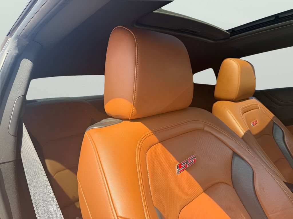Used 2018 Chevrolet Camaro SS RWD image 25