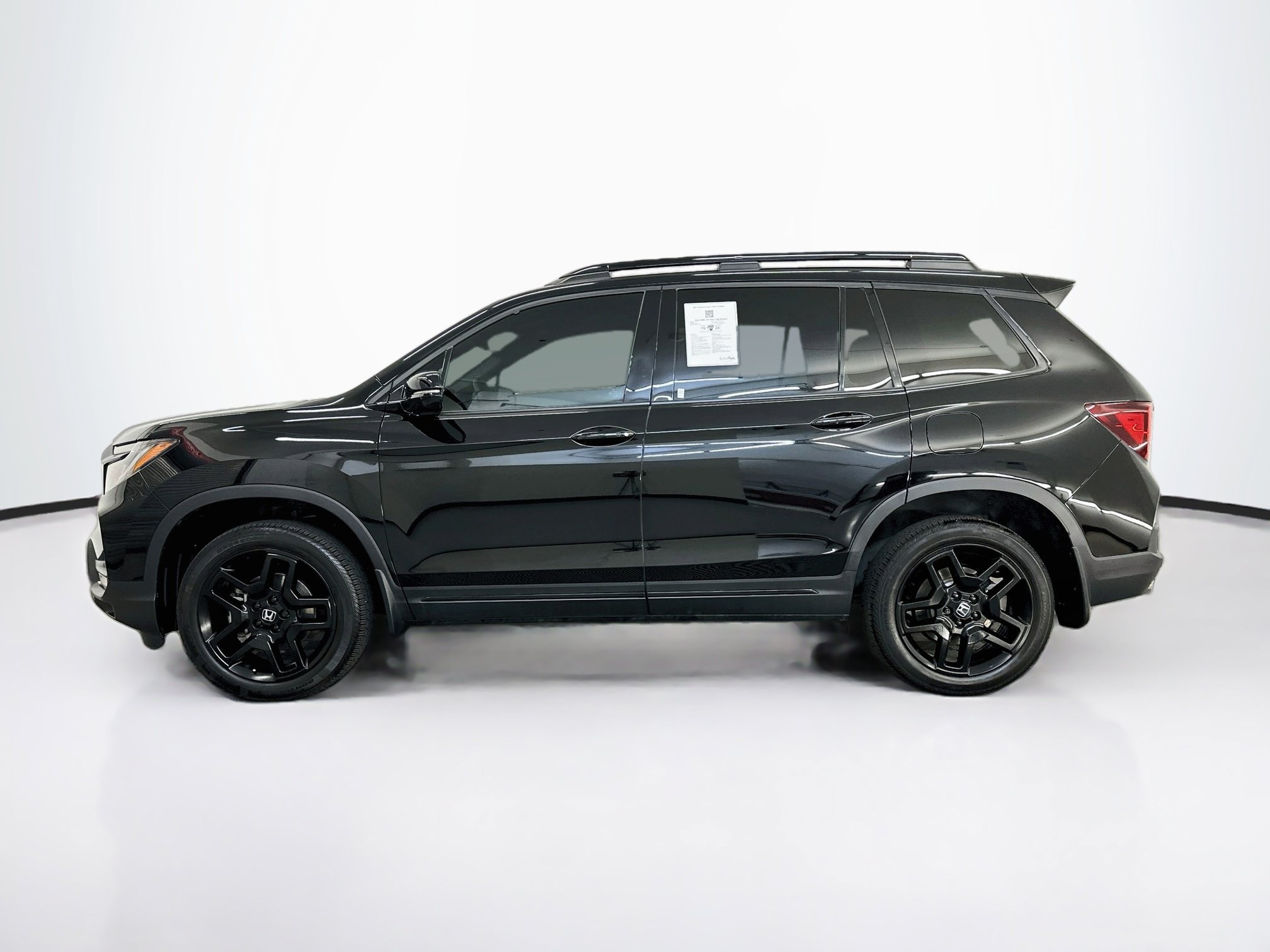 Used 2024 Honda Passport Black Edition image 4