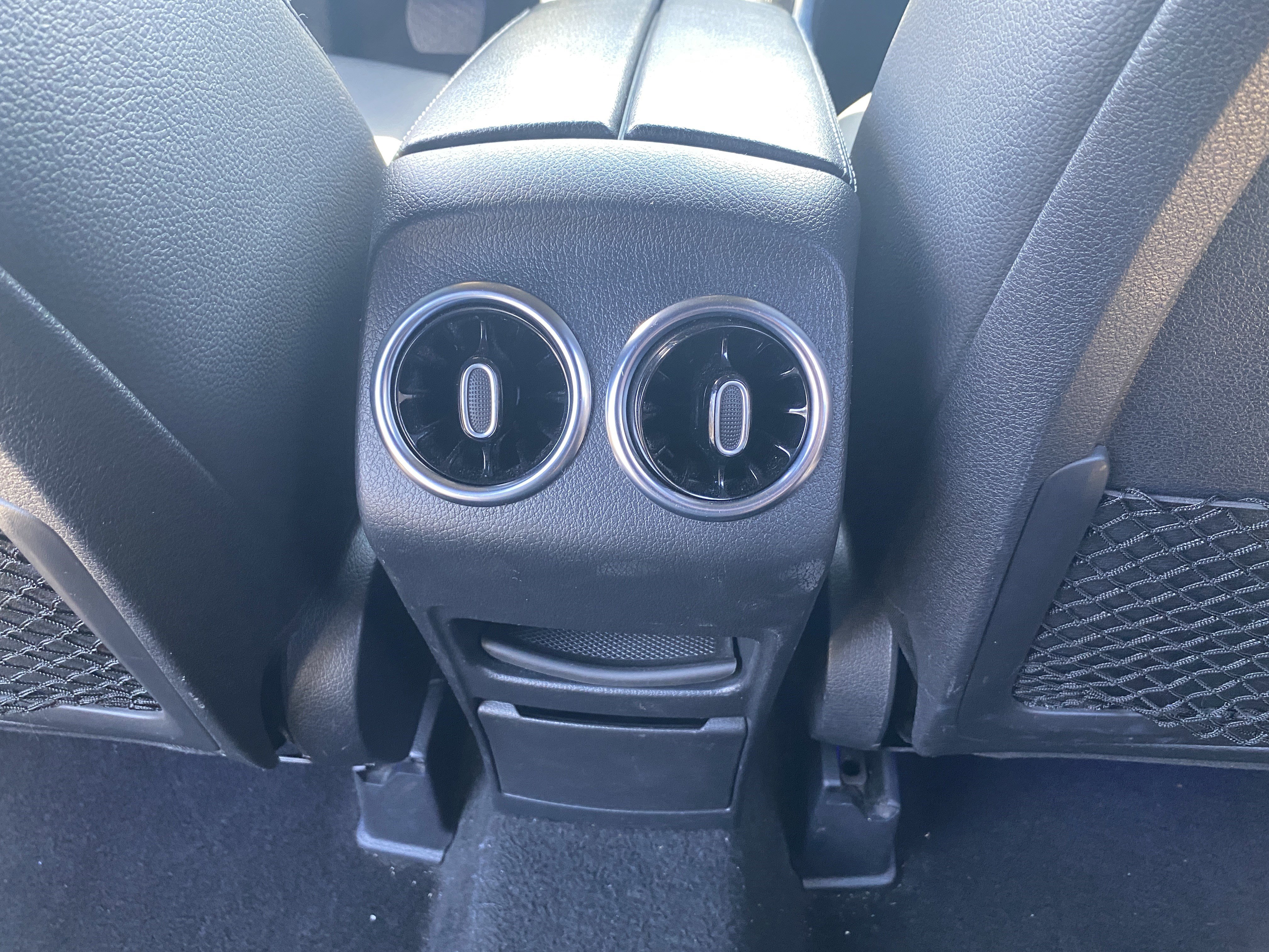 Used 2021 Mercedes-Benz GLB 250 w/ Premium Package image 19