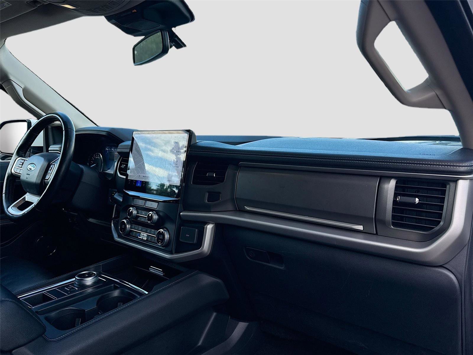 Used 2023 Ford Expedition Max XLT image 30