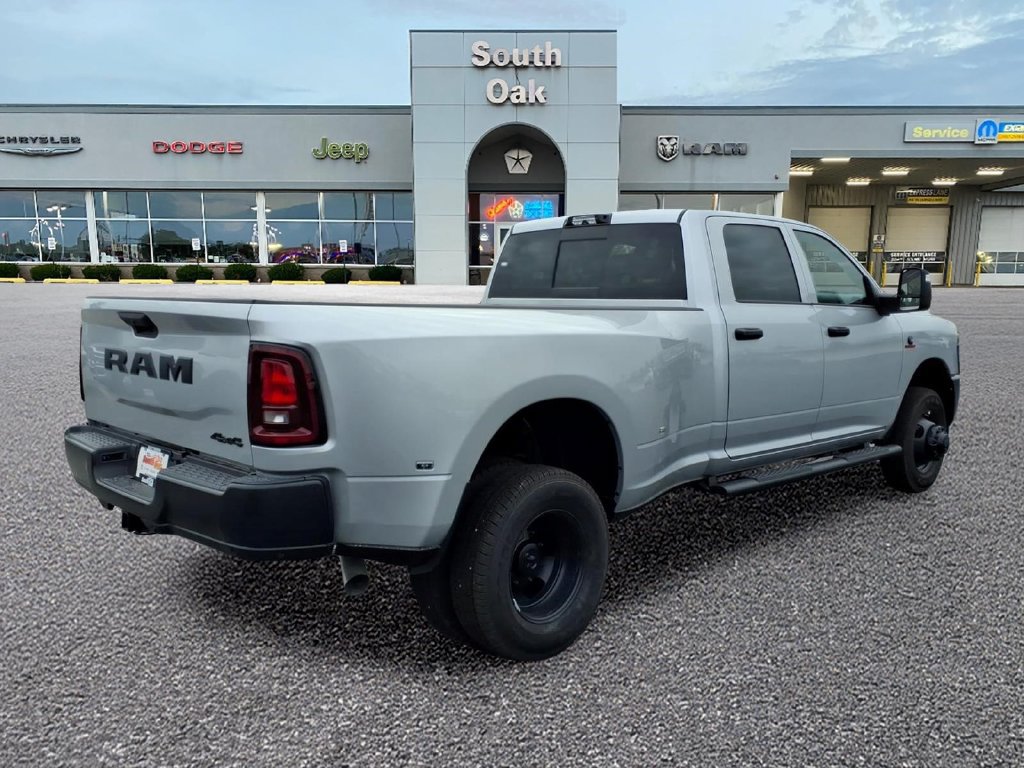 New 2027 RAM 3500 Tradesman AWD/4WD image 3
