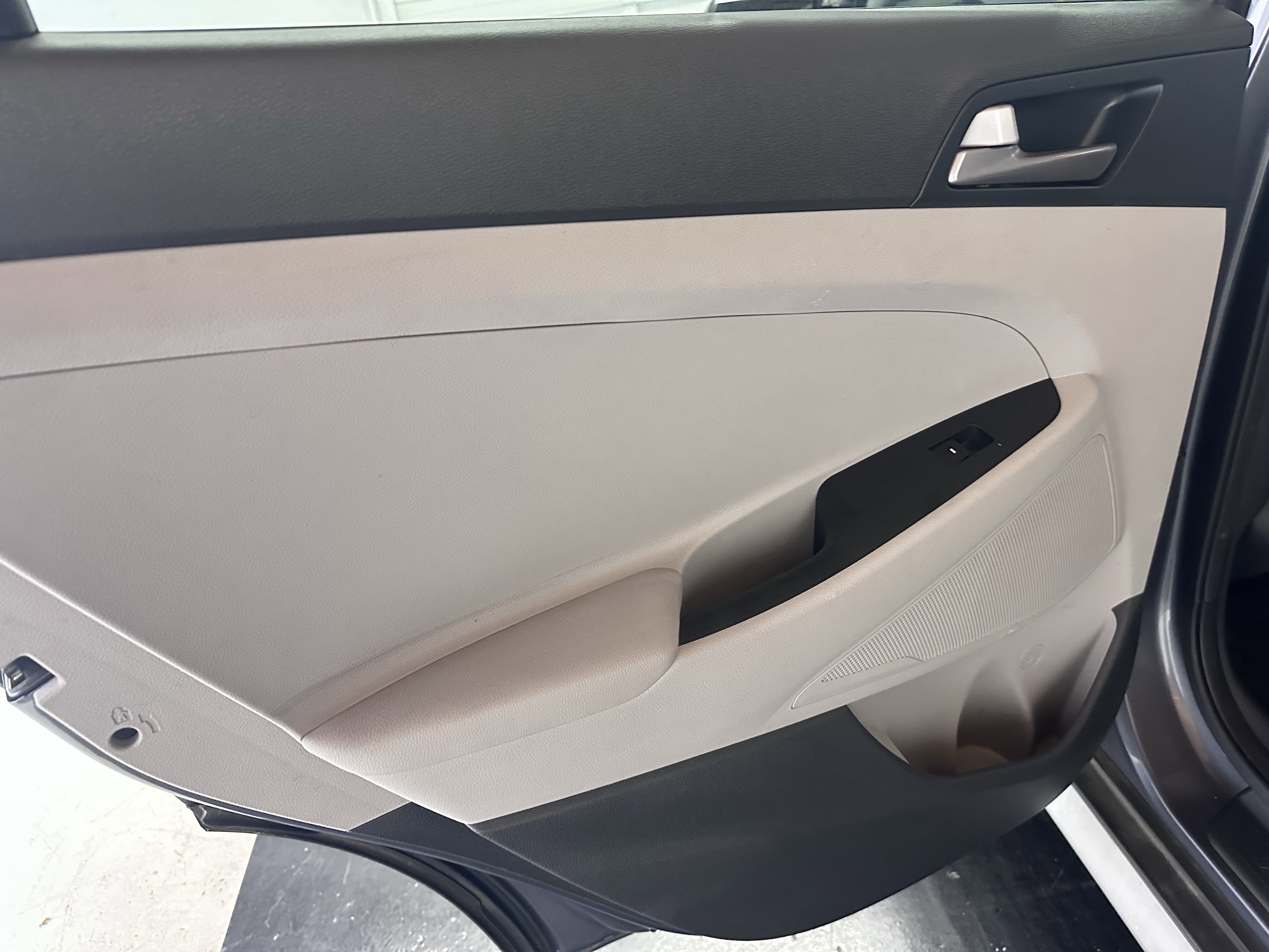 Used 2018 Hyundai Tucson Sport w/ Cargo Package image 28