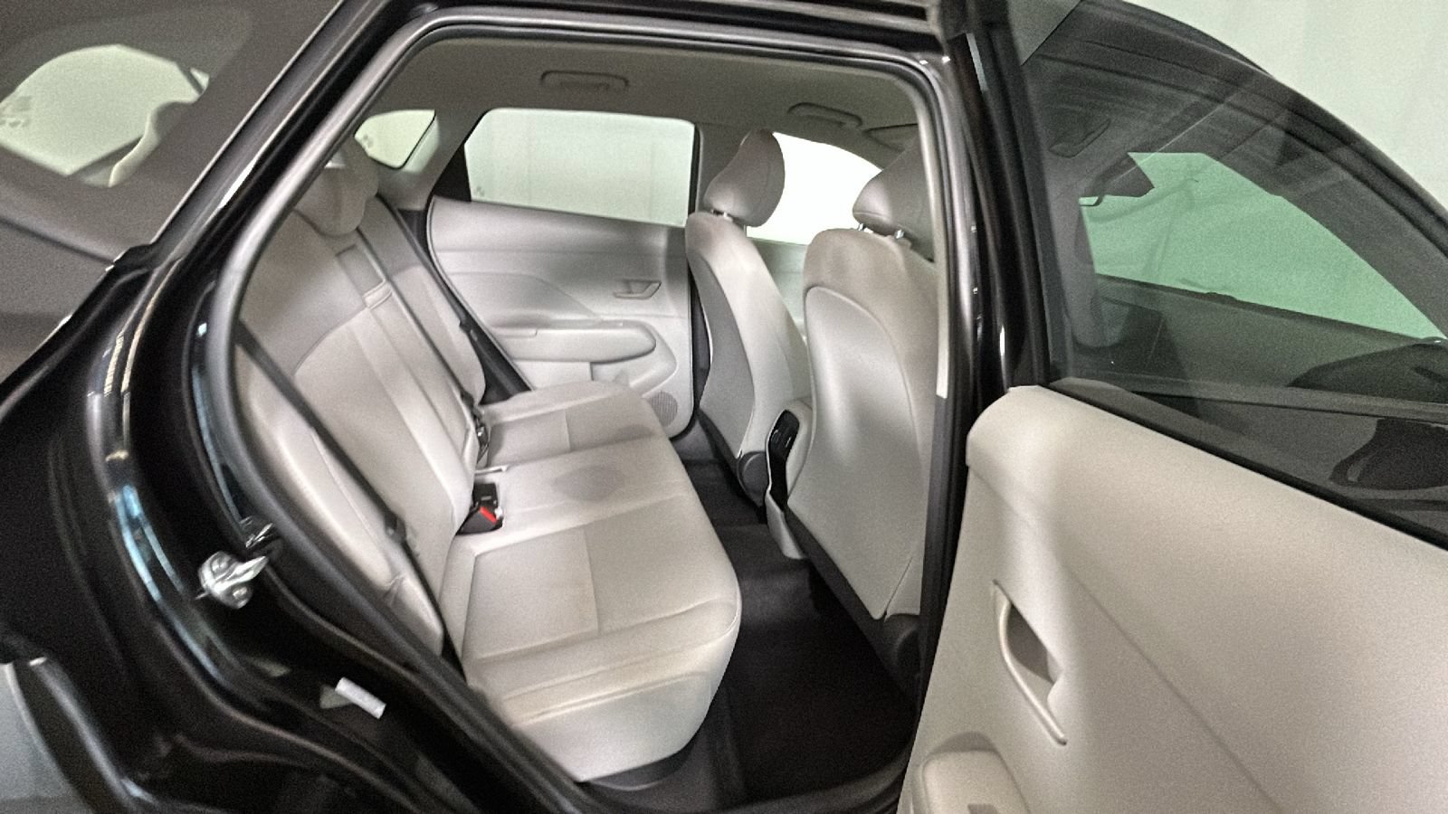 Used 2025 Hyundai Kona SEL FWD image 33