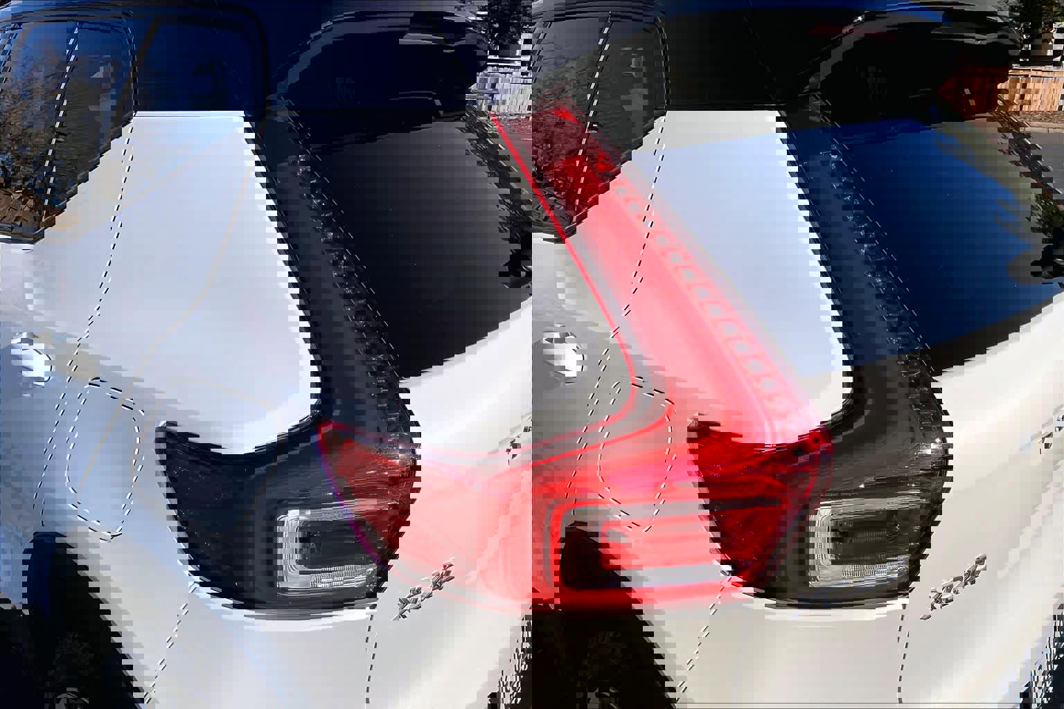 Used 2023 Volvo XC40 Recharge Ultimate w/ Protection Package Premier image 32