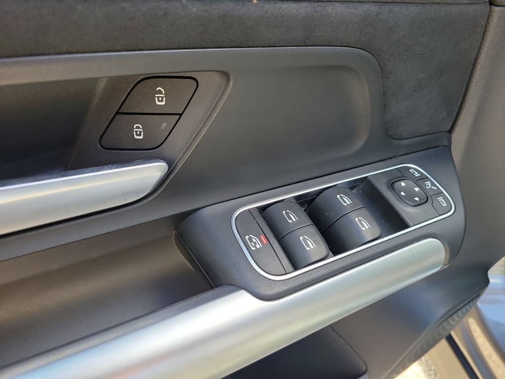 Used 2023 Mercedes-Benz GLA 250 4MATIC w/ AMG Line Exterior image 21
