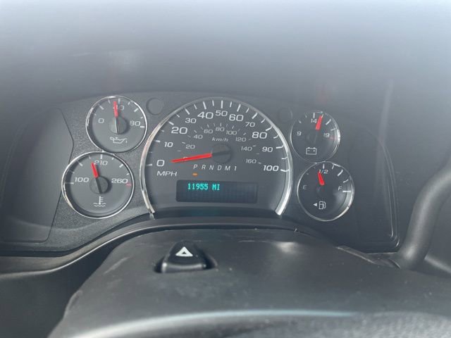 Used 2023 Chevrolet Express 3500 Extended w/ Driver Convenience Package image 27