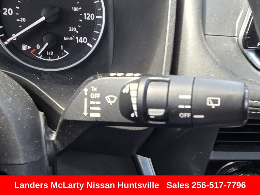 Used 2023 Nissan Rogue SV image 22