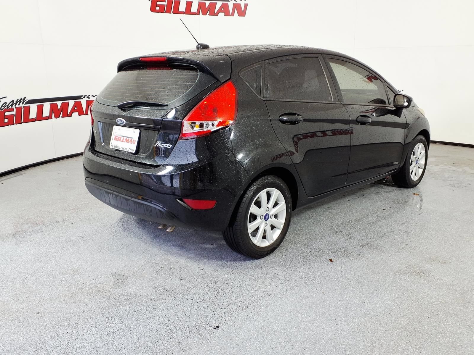 Used 2012 Ford Fiesta SE FWD image 7