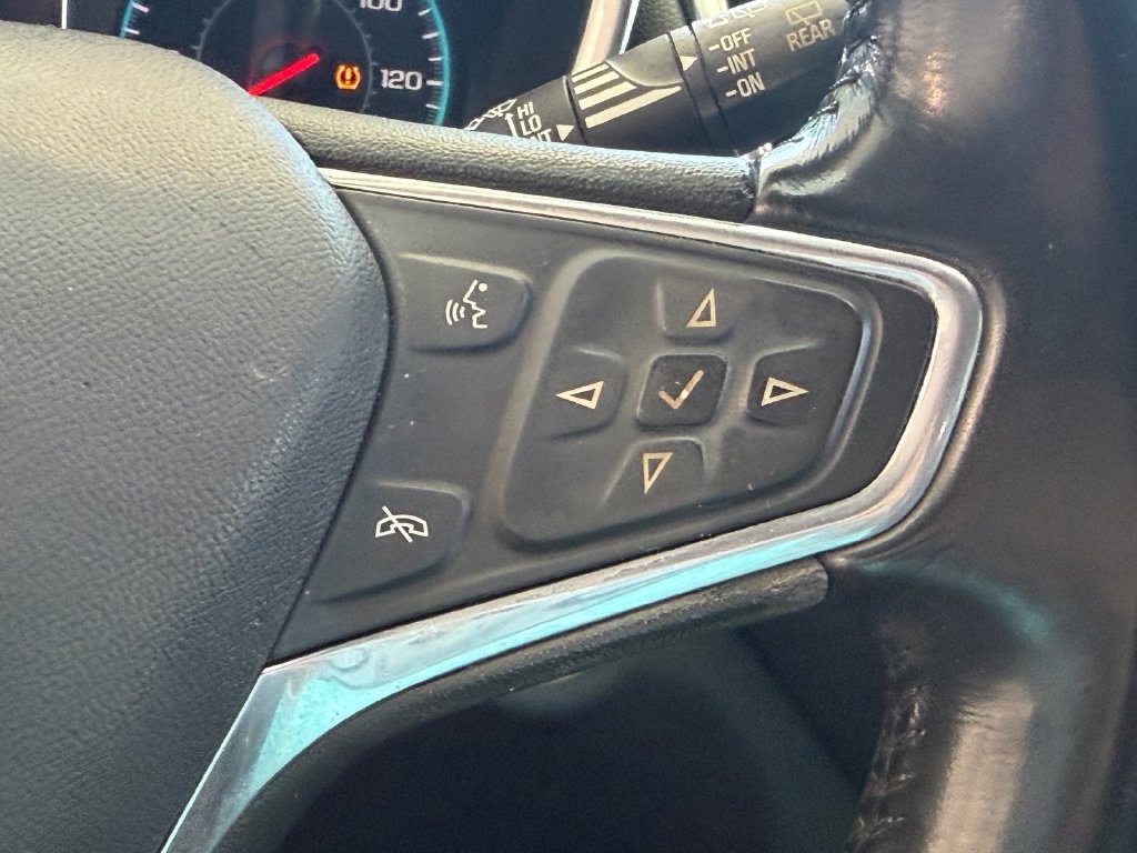Used 2018 Chevrolet Equinox LT FWD image 23