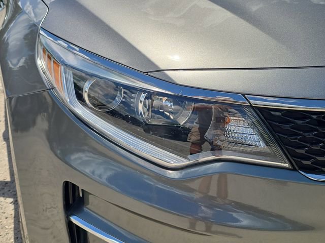 Used 2018 Kia Optima LX w/ 17" Alloy Wheels Package FWD image 7