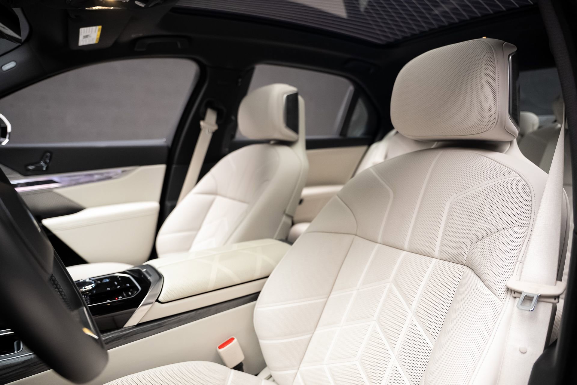 Used 2024 BMW i7 xDrive60 image 60