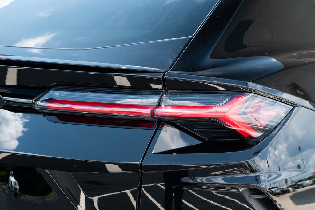 Used 2021 Lamborghini Urus AWD/4WD image 13