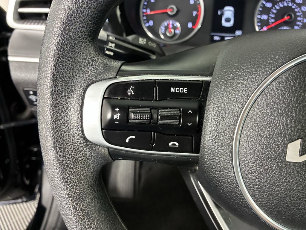 Used 2022 Kia K5 LX image 21