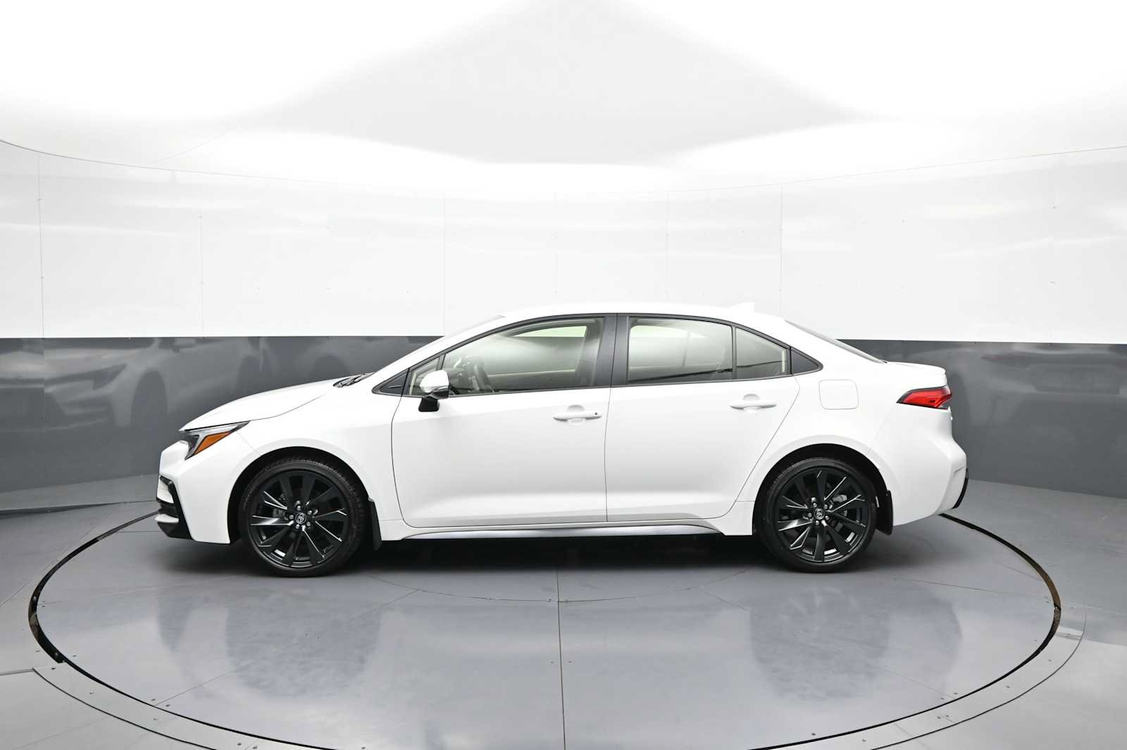Certified 2026 Toyota Corolla SE FWD image 9