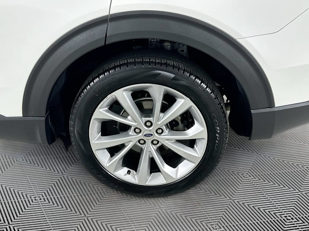 Certified 2022 Ford Explorer Platinum w/ Equipment Group 601A AWD/4WD image 29