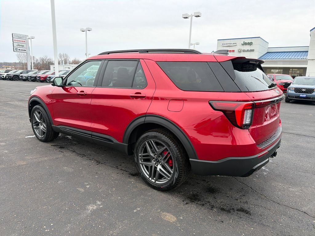 New 2026 Ford Explorer ST-Line image 3