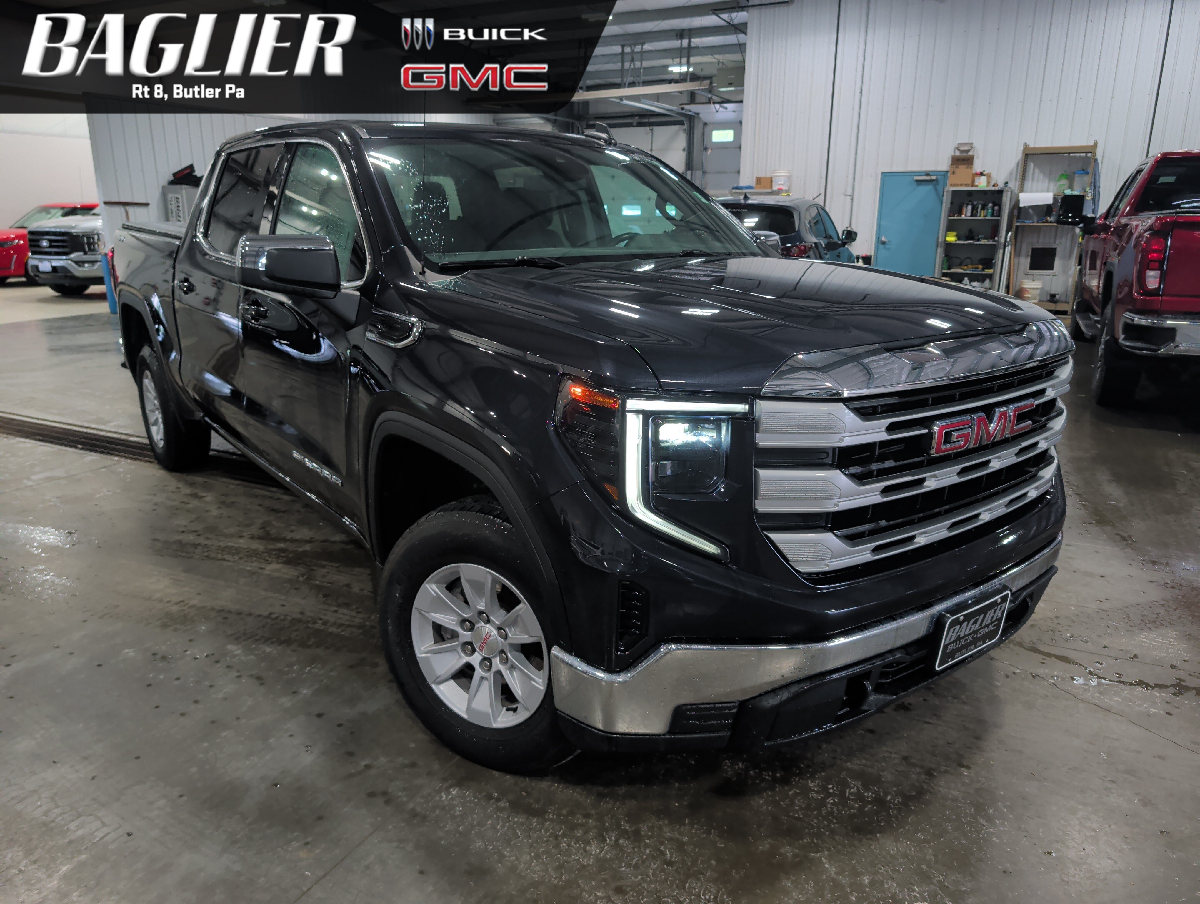 Used 2023 GMC Sierra 1500 SLE AWD/4WD image 1