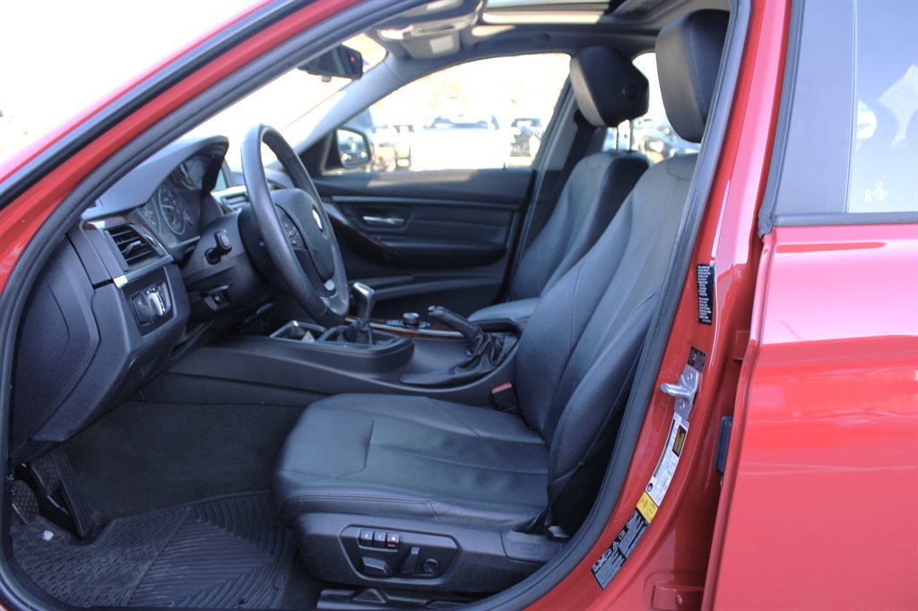 Used 2013 BMW 335i xDrive Sedan AWD/4WD image 14