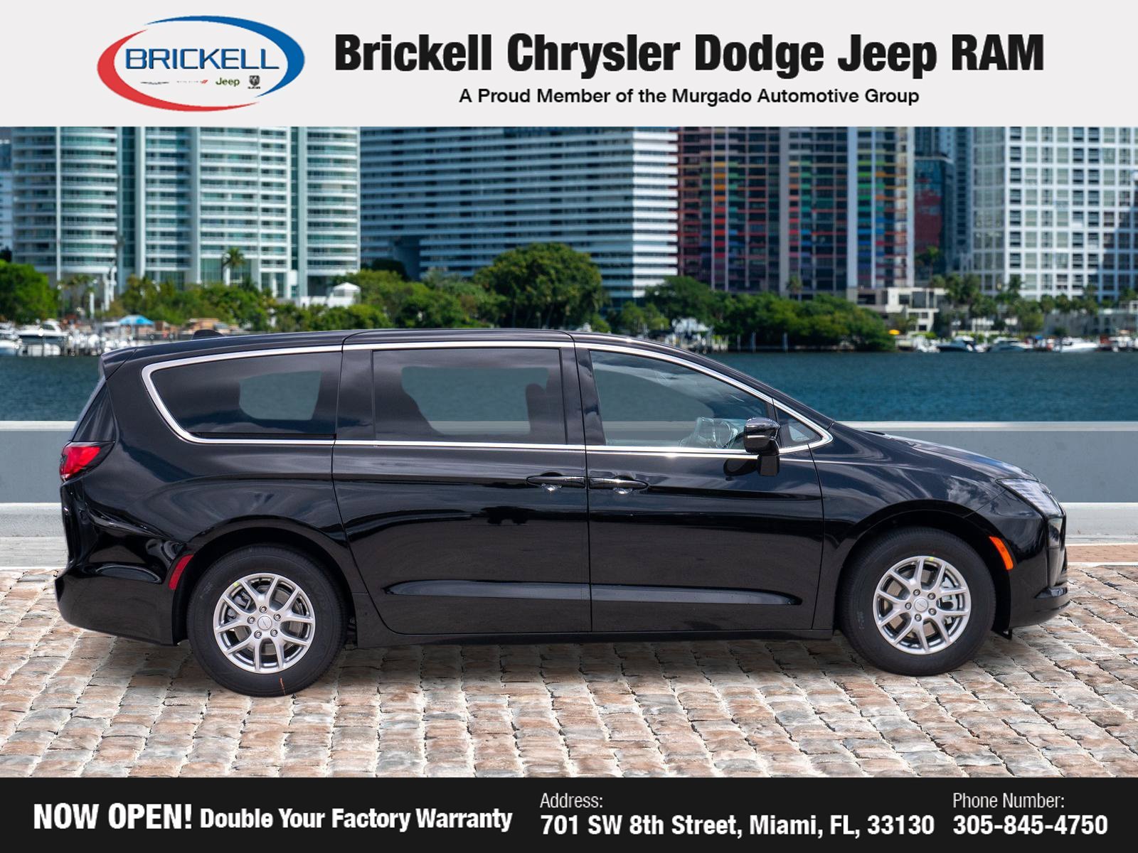New 2027 Chrysler Pacifica Select FWD image 3