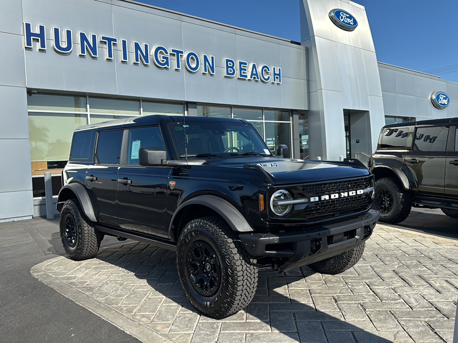 New 2026 Ford Bronco Badlands w/ Wildtrak Package