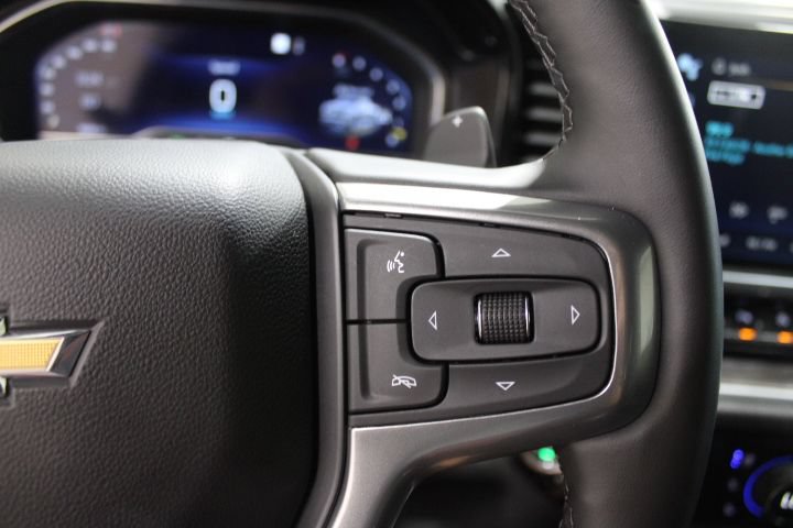 Used 2025 Chevrolet Silverado 1500 LTZ AWD/4WD image 41