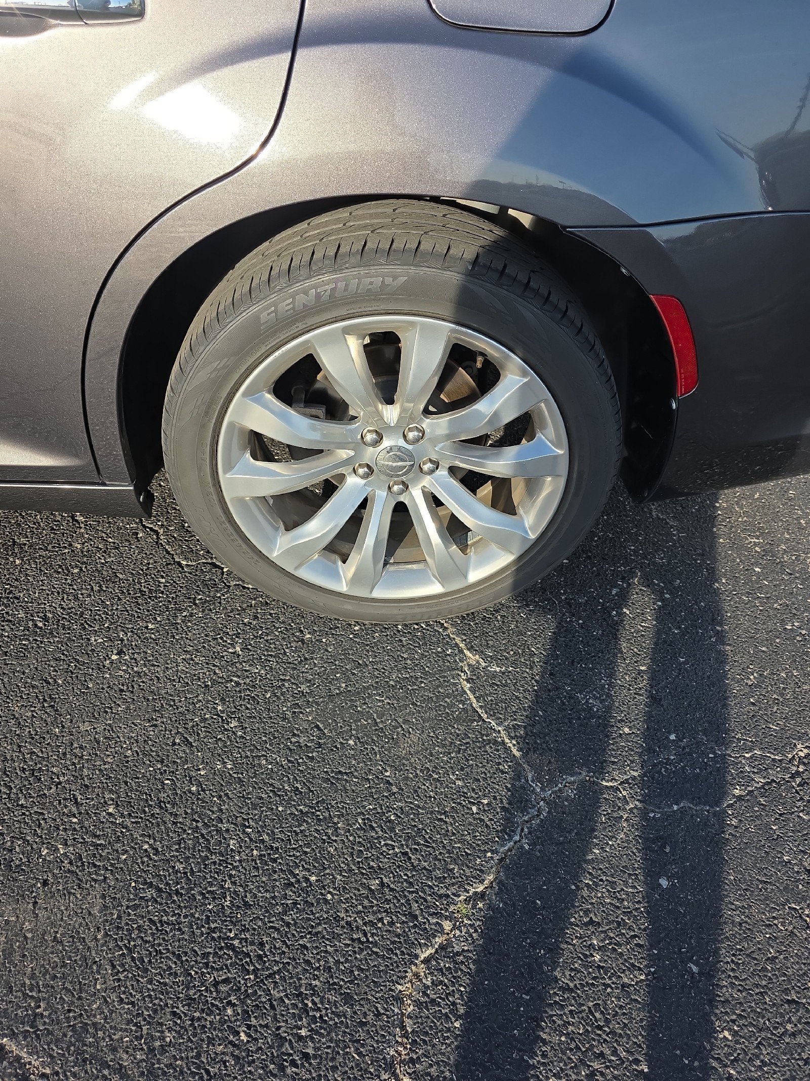 Used 2019 Chrysler 300 Limited image 11