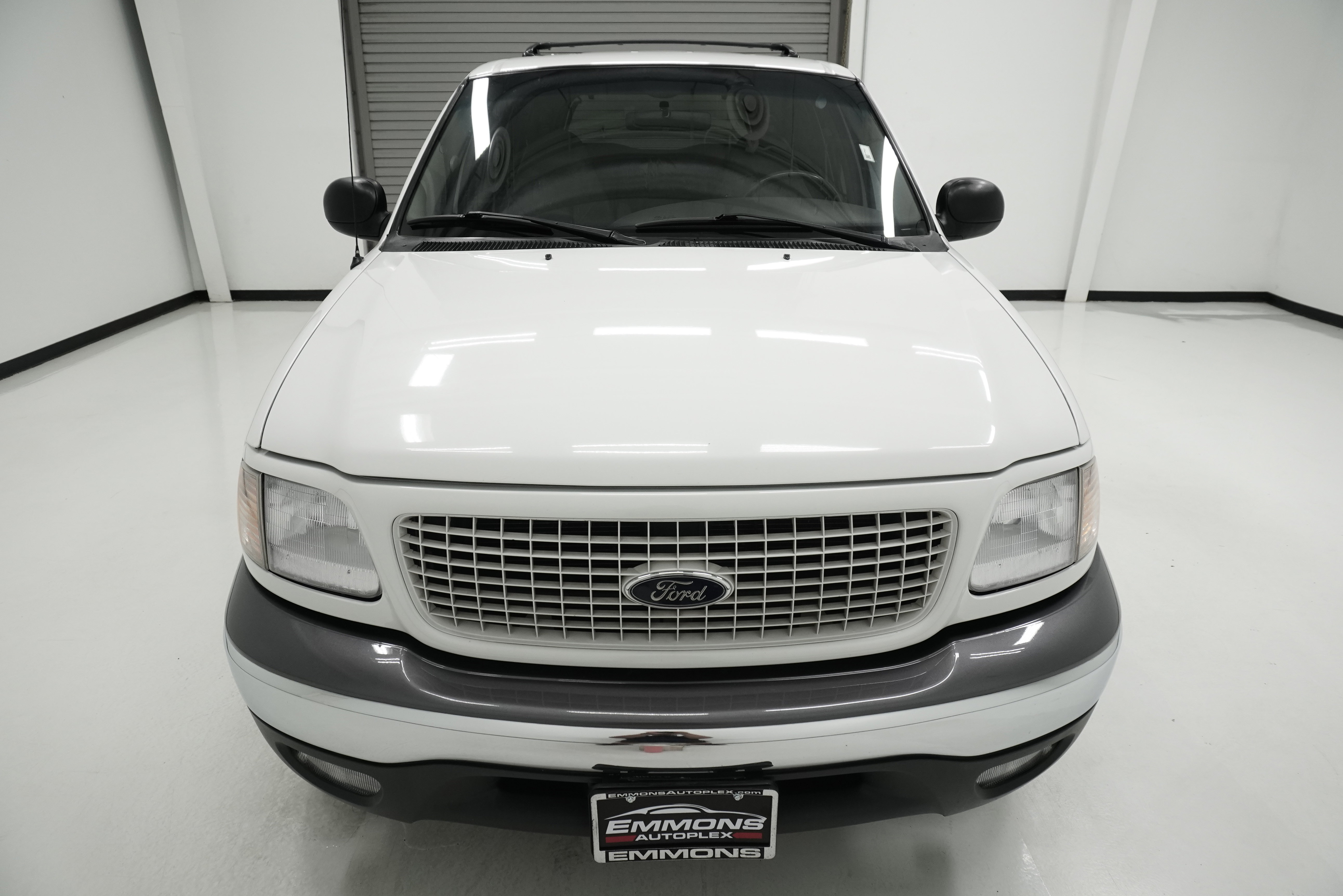Used 1999 Ford Expedition XLT image 2