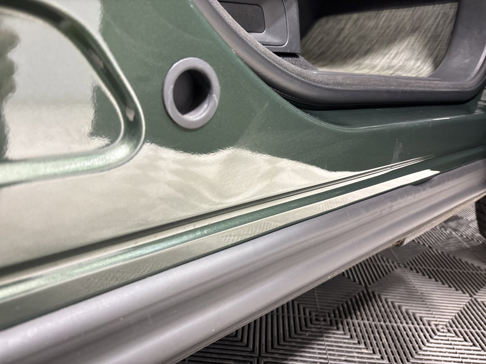 Used 2023 Rivian R1S Adventure image 38