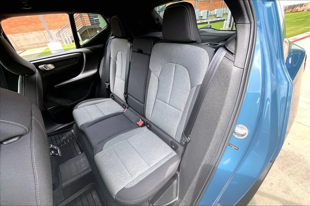 Certified 2024 Volvo XC40 B5 Core AWD/4WD image 35