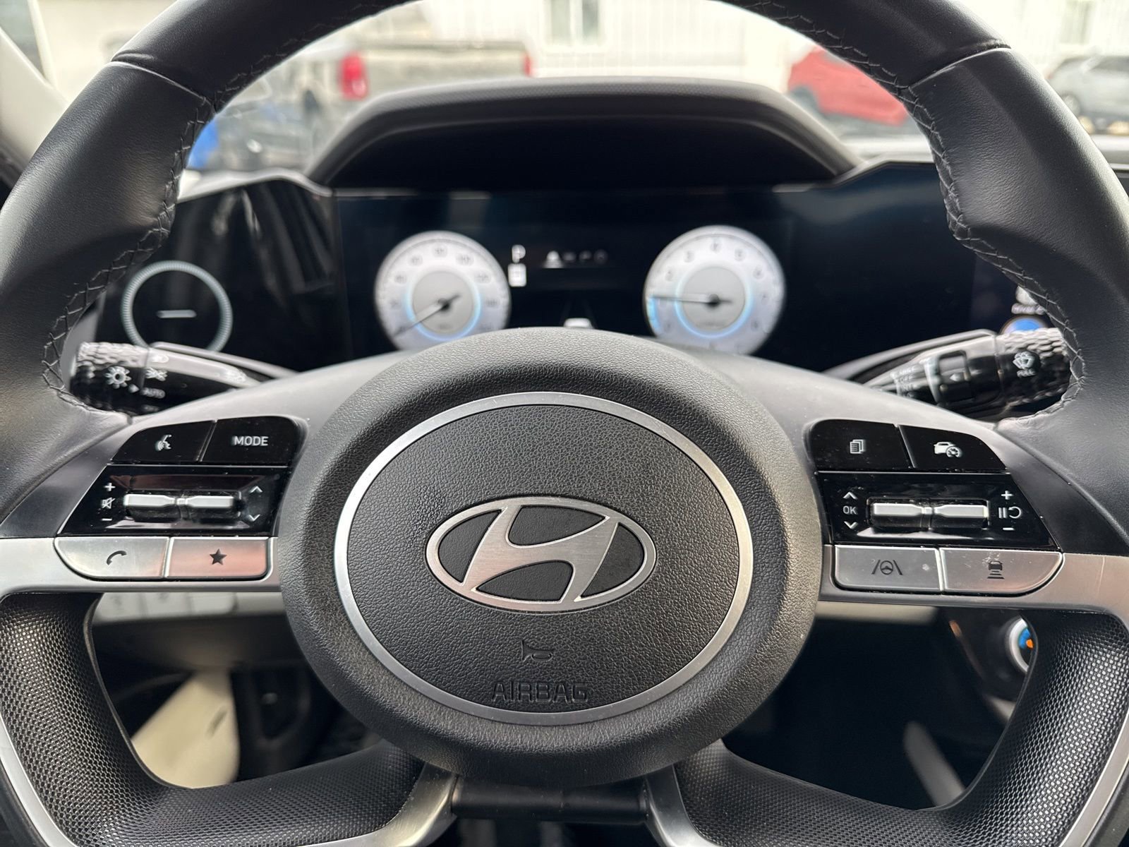 Used 2024 Hyundai Elantra Limited image 16