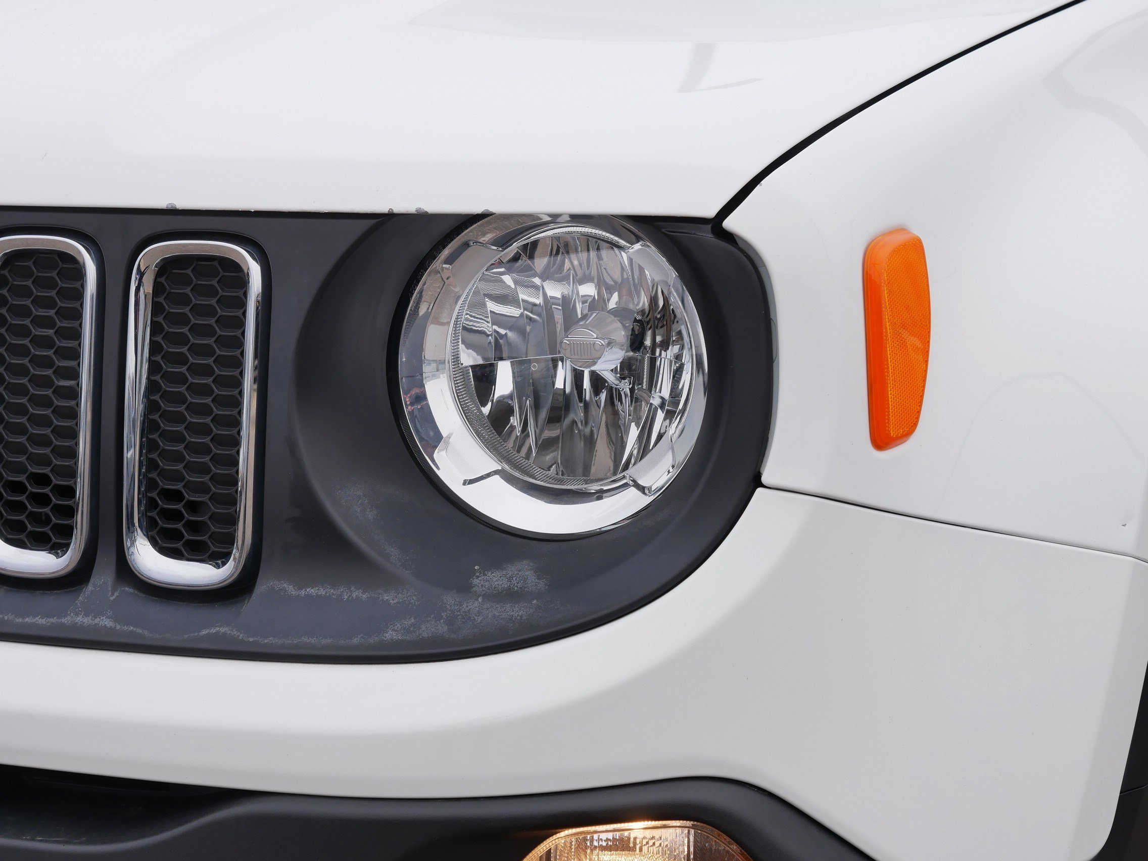 Used 2017 Jeep Renegade Latitude w/ Cold Weather Group image 16