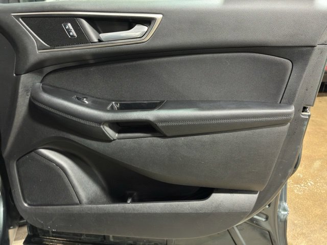 Used 2015 Ford Edge SEL FWD image 21
