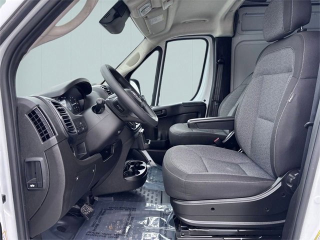 Used 2025 RAM ProMaster 2500 w/ Convenience Group image 10