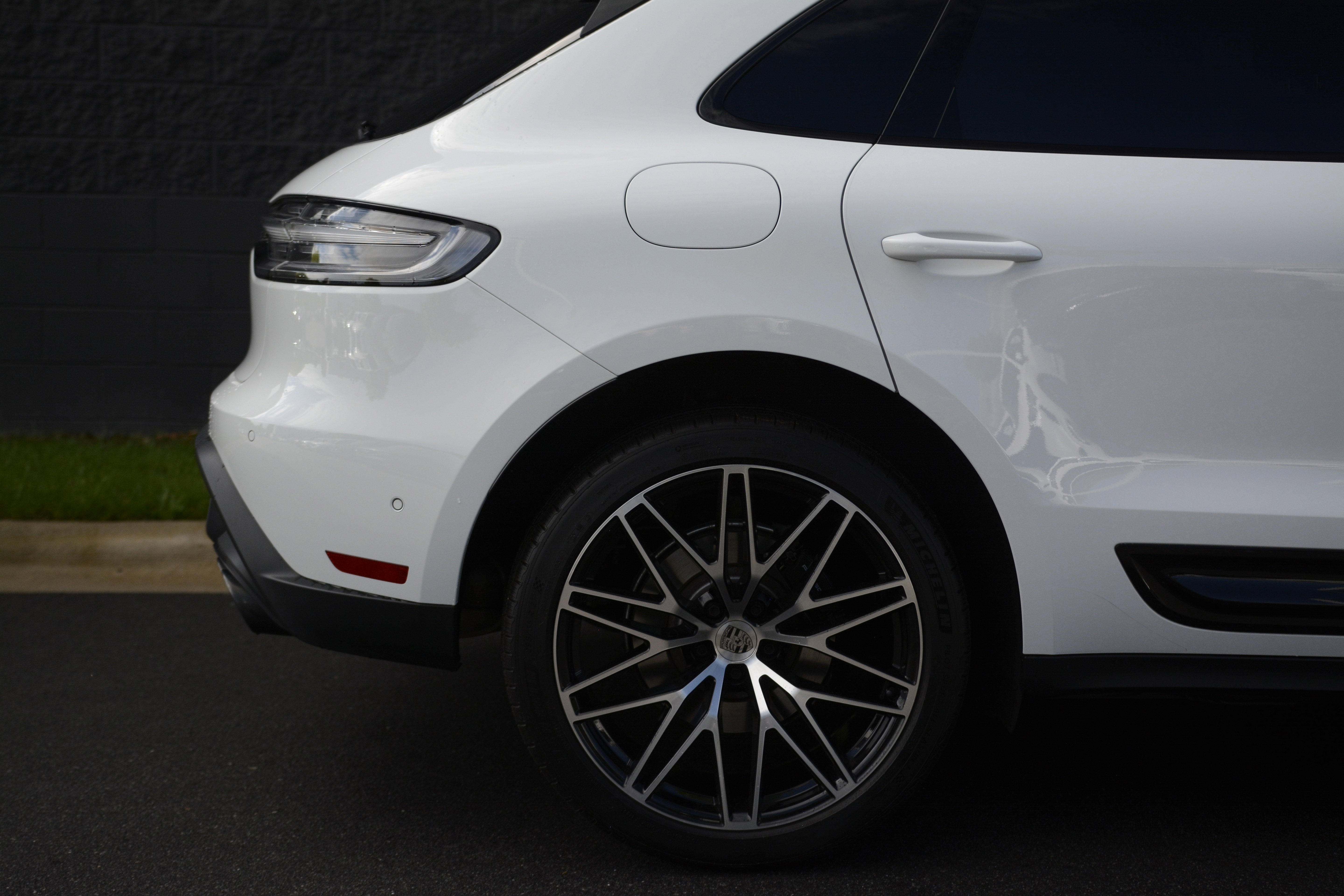 Certified 2026 Porsche Macan AWD/4WD image 39