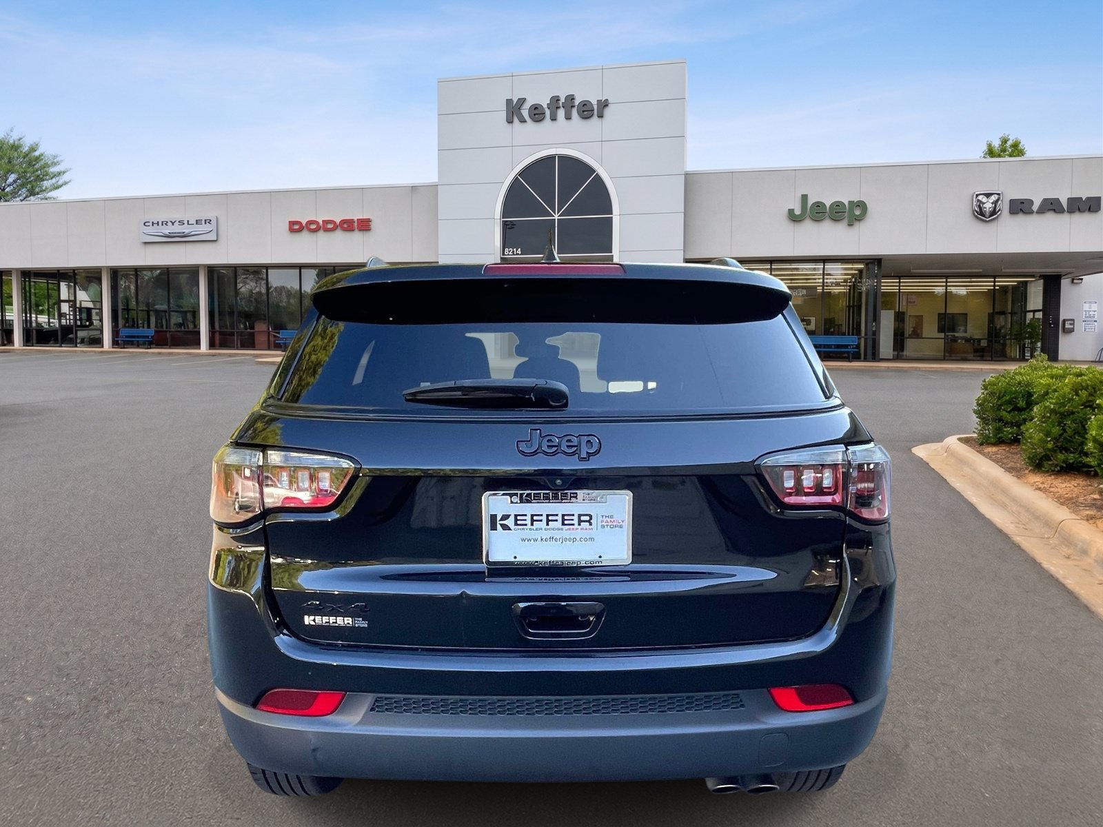 Used 2022 Jeep Compass Latitude AWD/4WD image 5