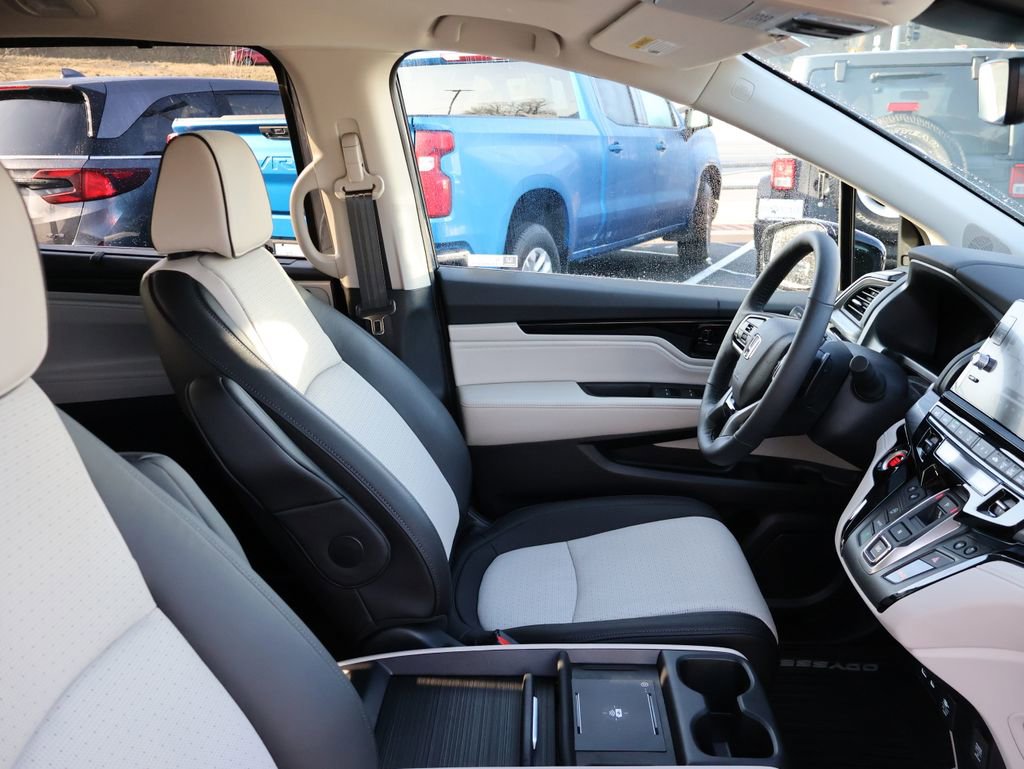 Certified 2026 Honda Odyssey Elite image 8