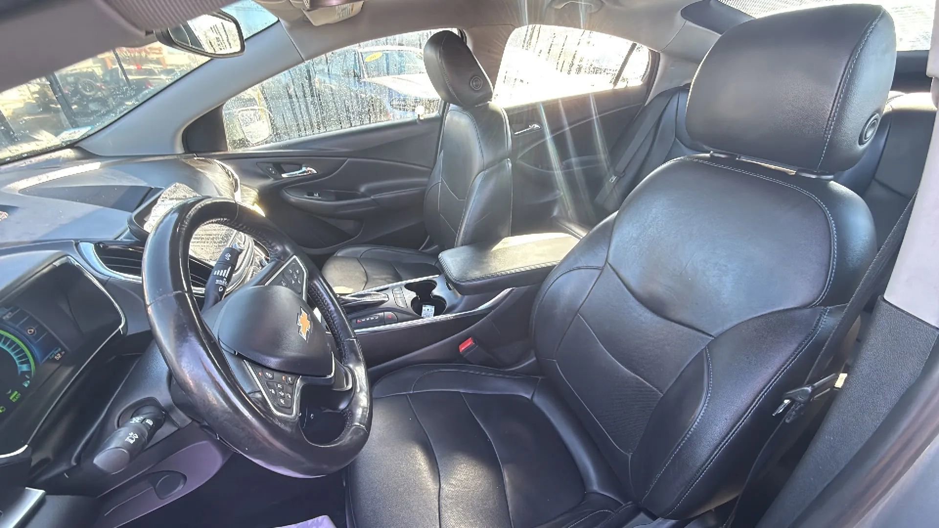 Used 2018 Chevrolet Volt Premier w/ Driver Confidence Package FWD image 16