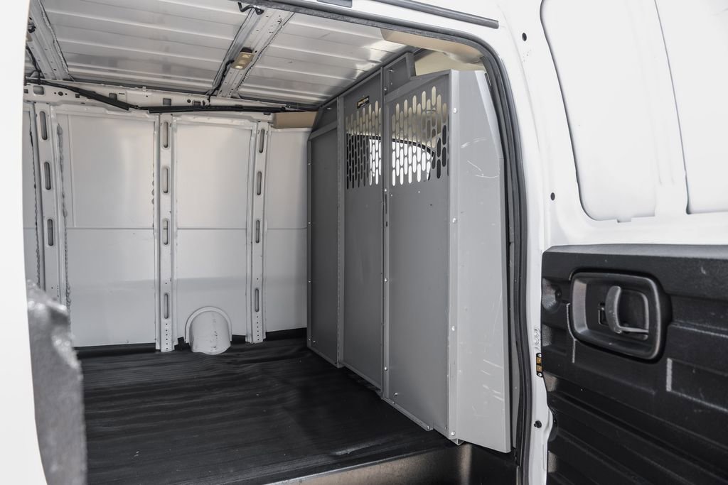 Used 2021 Chevrolet Express 3500 w/ Driver Convenience Package RWD image 35