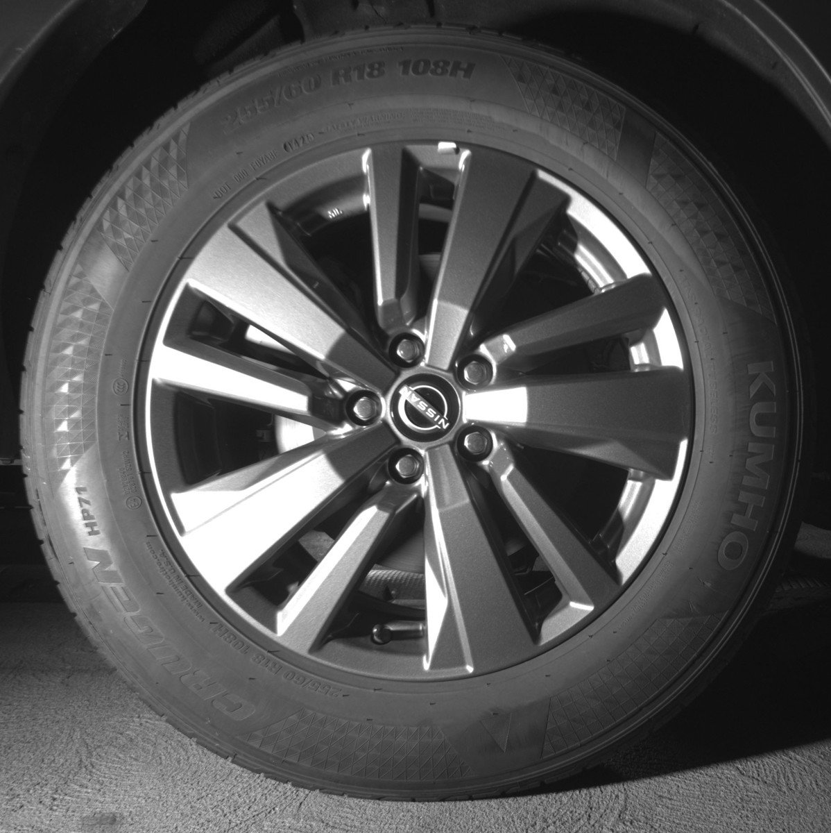 Used 2025 Nissan Pathfinder SV FWD image 15