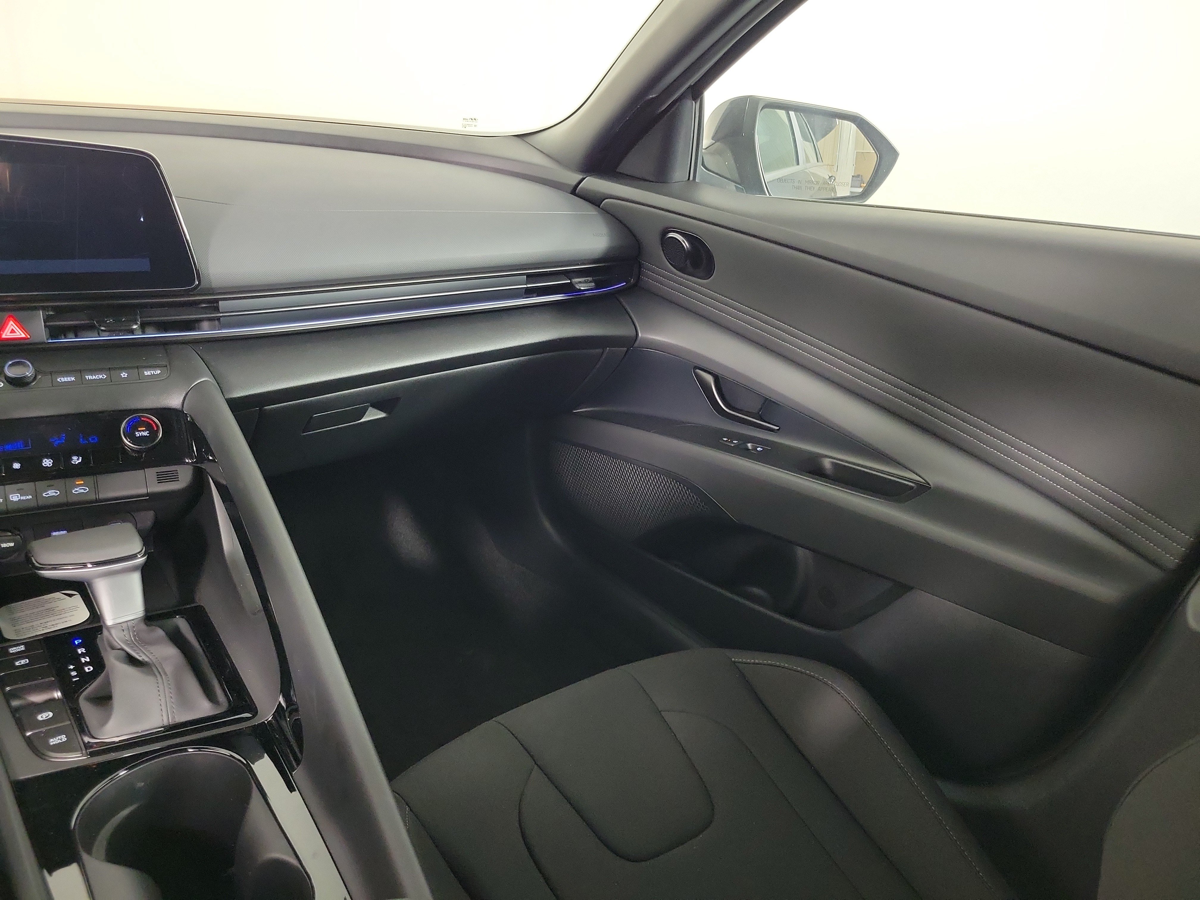 New 2026 Hyundai Elantra SEL FWD image 7