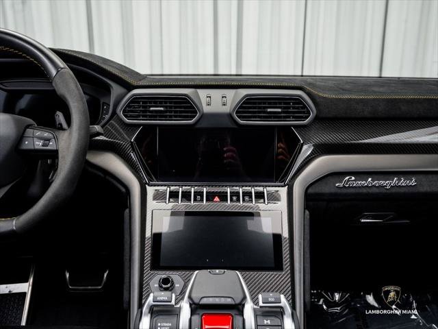 Used 2024 Lamborghini Urus Performante AWD/4WD image 41