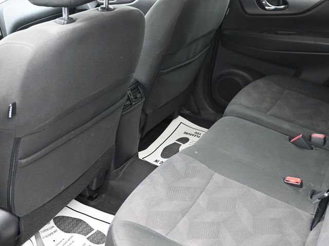 Used 2016 Nissan Rogue SV image 18