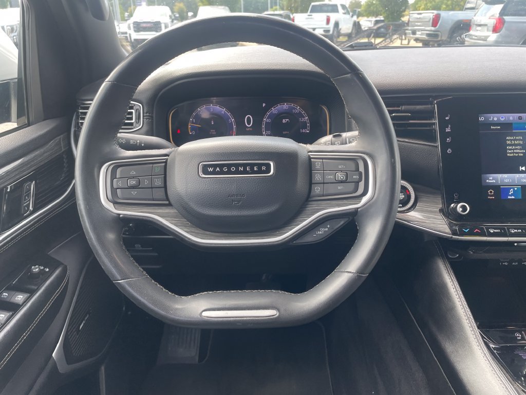 Used 2022 Jeep Wagoneer Series III AWD/4WD image 25