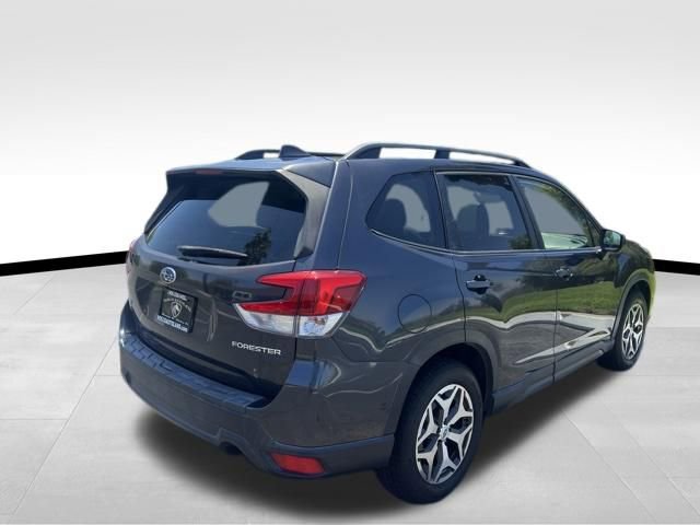 Used 2019 Subaru Forester Premium w/ All-Weather Package AWD/4WD image 4
