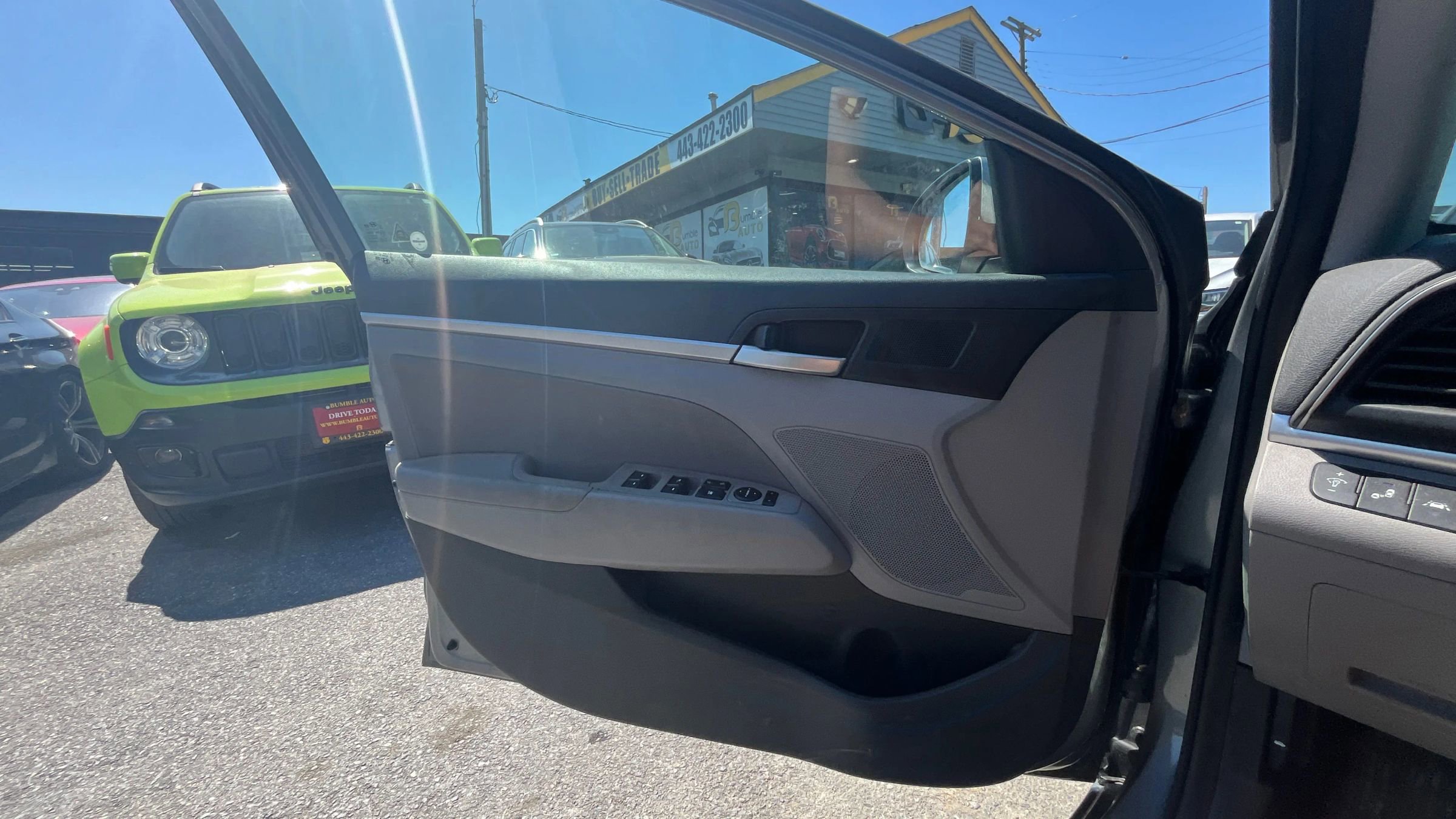 Used 2019 Hyundai Elantra Value Edition FWD image 19