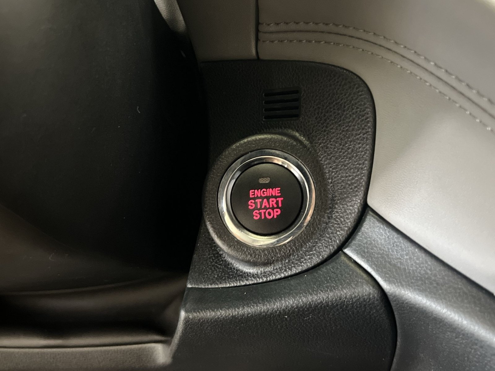 Used 2022 Subaru Outback Premium AWD/4WD image 32